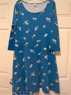 Old Navy floral midi dress . 3/4 length sleeve. XL
